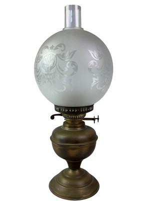 Lot 122 - REPRODUCTION OIL LAMP