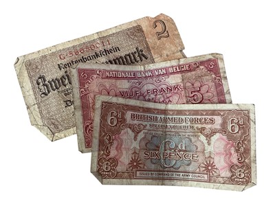 Lot 314 - COLLECTION OF WORLD BANKNOTES AND COINAGE