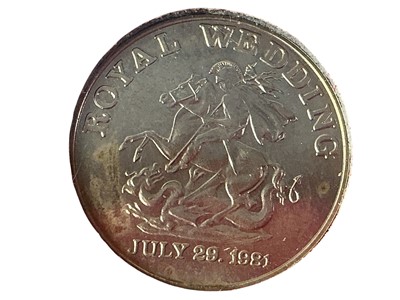 Lot 377 - THE ROYAL WEDDING COMMEMORATIVE SOUVENIR MEDAL