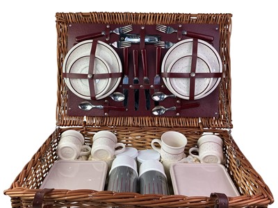 Lot 423 - VINTAGE WICKER PICNIC HAMPER