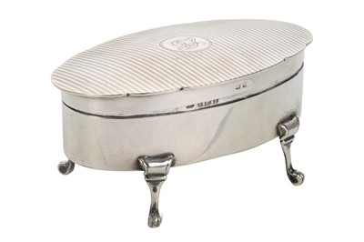 Lot 989 - GEORGE V SILVER TRINKET BOX