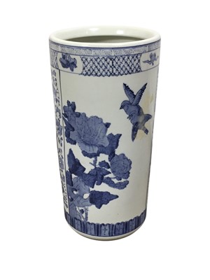 Lot 432 - CHINESE BLUE AND WHITE STICK STAND