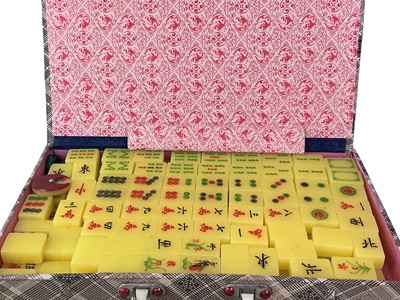 Lot 433 - CHINESE MAHJONG SET