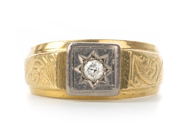 Lot 771 - DIAMOND SIGNET RING