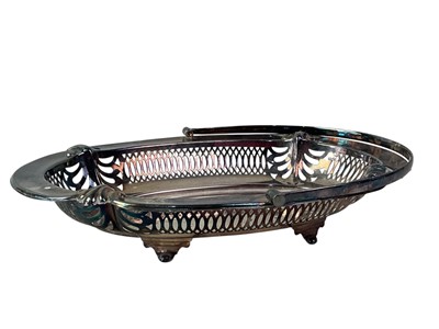 Lot 472 - GROUP OF SILVER PLATED ITEMS