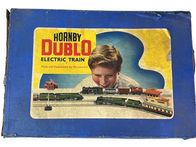 Lot 475 - GROUP OF MODEL RAILWAY ITEMS