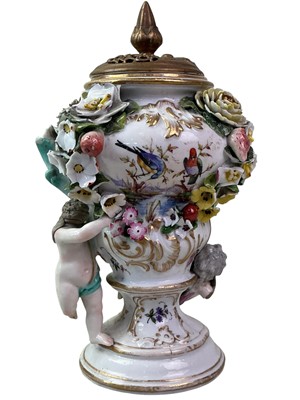 Lot 521 - MEISSEN LIDDED VASE
