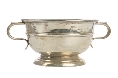Lot 1006 - GEORGE V SILVER FOOTED BOWL