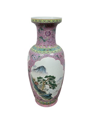 Lot 1402 - CHINESE FAMILLE ROSE VASE