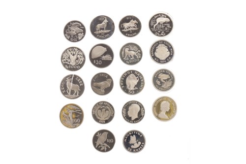 Lot 550 - EIGHTEEN SILVER PROOF COINS including a bank...