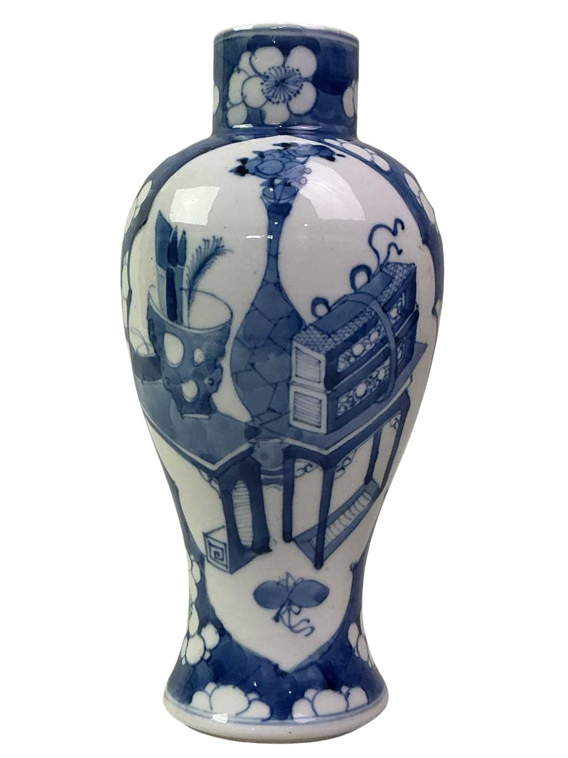 Lot 1405 - CHINESE BLUE AND WHITE VASE
