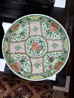 Lot 1406 - PAIR OF CHINESE FAMILLE VERTE CHARGERS