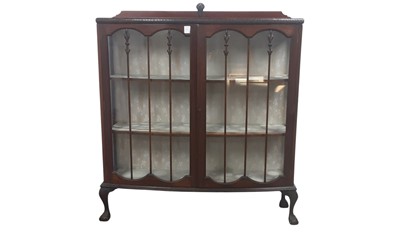 Lot 615 - MAHOGANY DISPLAY CABINET