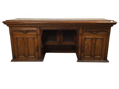 Lot 616 - VICTORIAN WALNUT SIDEBOARD
