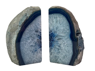 Lot 688 - PAIR OF POLISHED AGATE BOOKENDS