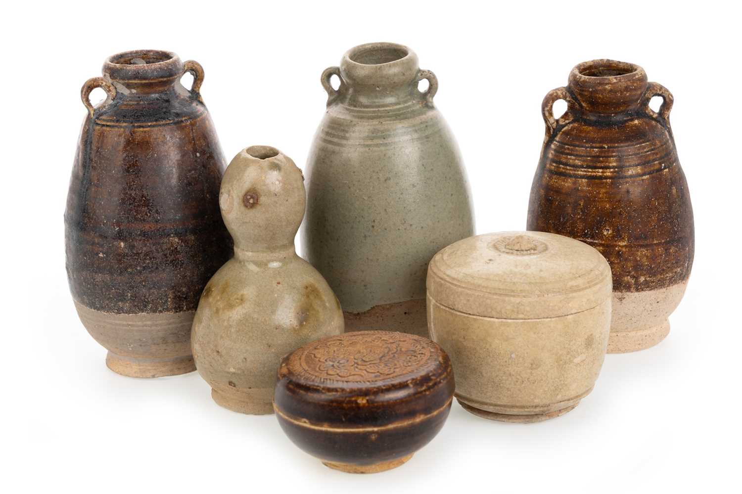 Lot 1421 - GROUP OF CHINESE POTTERY