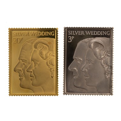 Lot 17 - ROYAL SILVER WEDDING ANNIVERSARY GOLD AND SILVER STAMP SET