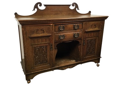 Lot 647 - OAK SIDEBOARD