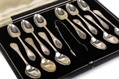 Lot 996 - SET OF TWELVE VICTORIAN SILVER TEASPOONS