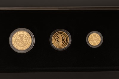 Lot 137 - 2020 UNKNOWN WARRIOR 100TH ANNIVERSARY GOLD SOVEREIGN PRESTIGE SET