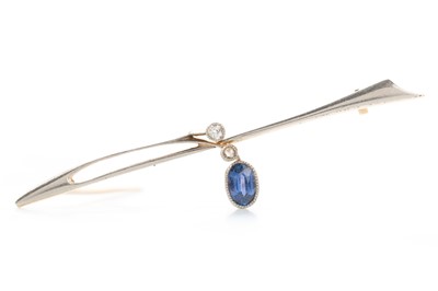 Lot 792 - SAPPHIRE AND DIAMOND BAR BROOCH