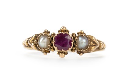 Lot 798 - RUBY AND PEARL RING