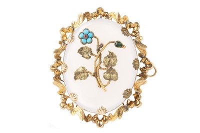 Lot 415 - CHALCEDONY BROOCH
