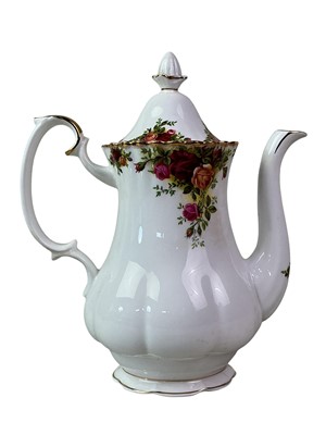 Lot 272 - ROYAL ALBERT PART TEA AND DINNER SERVICE