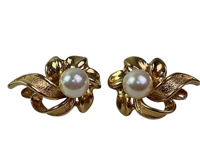 Lot 311 - COLLECTION OF COSTUME JEWELLERY