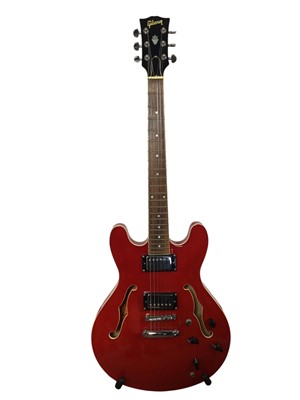 Lot 1034 - * AMENDMENT * REPLICA GIBSON GUITAR