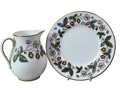 Lot 471 - WEDGWOOD STRAWBERRY HILL PART DINNER SERVICE