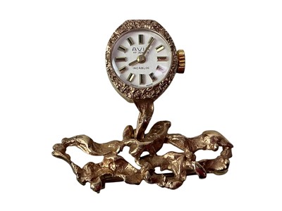 Lot 590 - CONTEMPORARY GOLD BROOCH