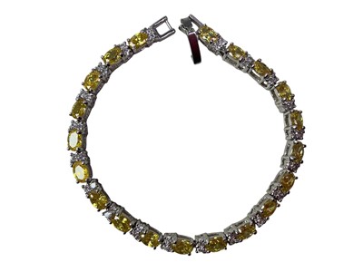 Lot 24 - GROUP OF BRACELETS