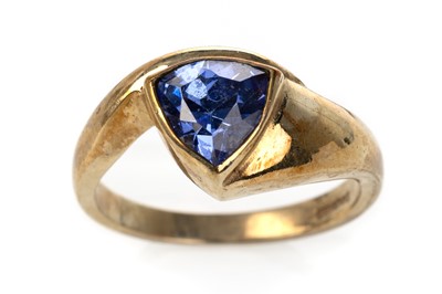 Lot 447 - TANZANITE SOLITAIRE RING