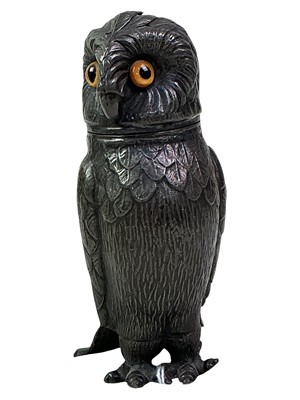 Lot 36 - VINTAGE NOVELTY PEPPER POT