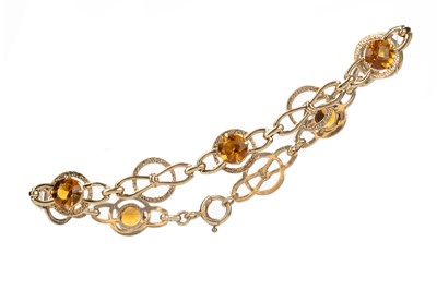 Lot 461 - CITRINE SET GOLD BRACELET