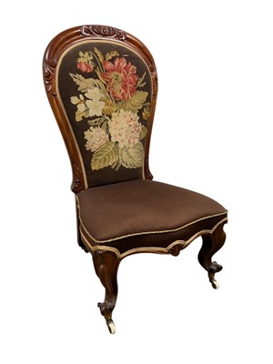 Lot 406 - VICTORIAN WALNUT NURSING CHAIR