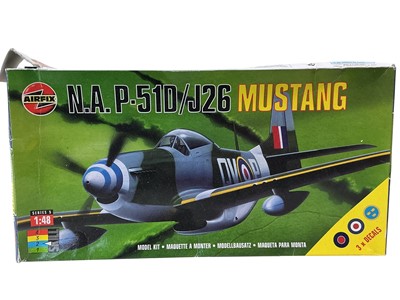Lot 422 - COLLECTION OF MODEL KITS