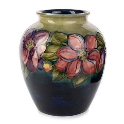 Lot 1326 - MOORCROFT POTTERY VASE