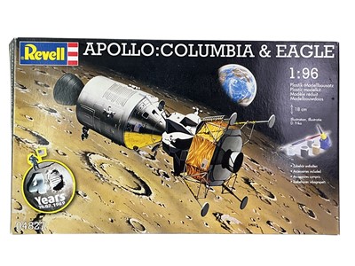 Lot 429 - COLLECTION OF MODEL KITS