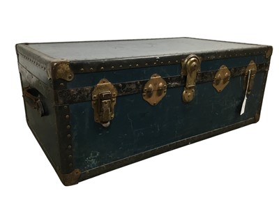 Lot 584 - VINTAGE 'VICTOR' TRUNK