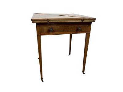 Lot 157 - EDWARDIAN MAHOGANY ENVELOPE CARD TABLE