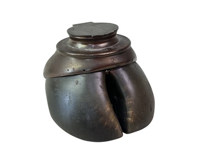 Lot 722 - CAMEL'S HOOF INKWELL