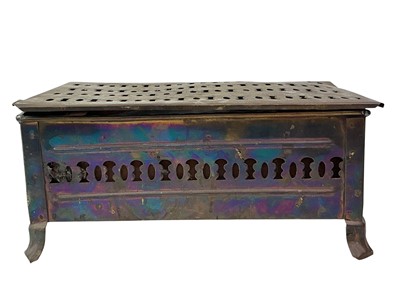 Lot 679 - BRASS LIDDED BOX