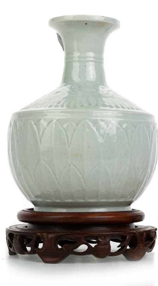 Lot 1432 - CHINESE CELADON VASE