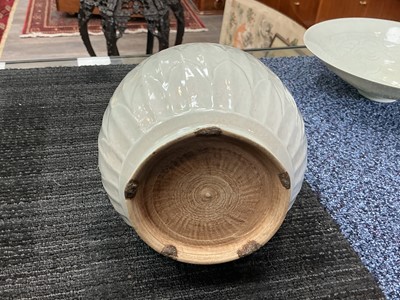 Lot 1432 - CHINESE CELADON VASE