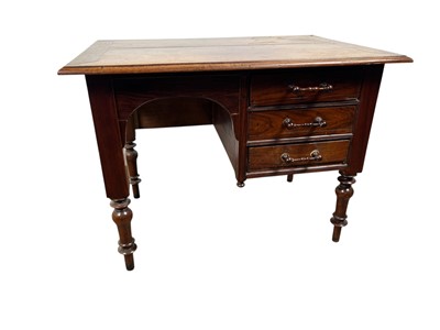 Lot 809 - OAK KNEEHOLE DESK