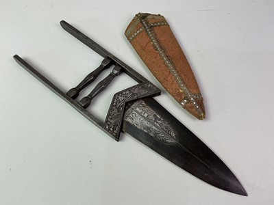 Lot 14 - INDIAN KATAR DAGGER