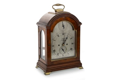 Lot 1043 - VICTORIAN MAHOGANY BRACKET CLOCK