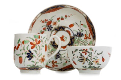 Lot 1411 - WORCESTER PORCELAIN 'KEMPTHORNE' TRIO
